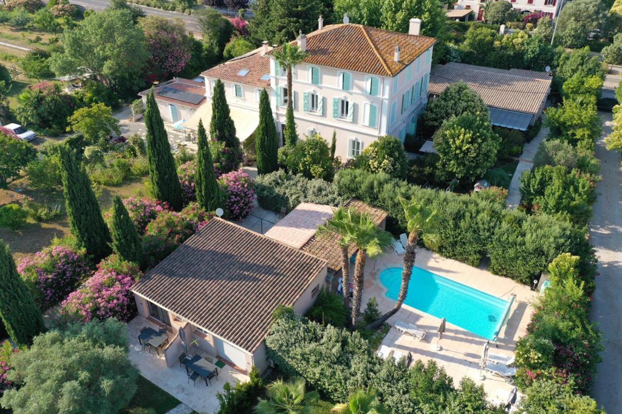 Bed and Breakfast Domaine De L'Aufrene Йер Экстерьер фото