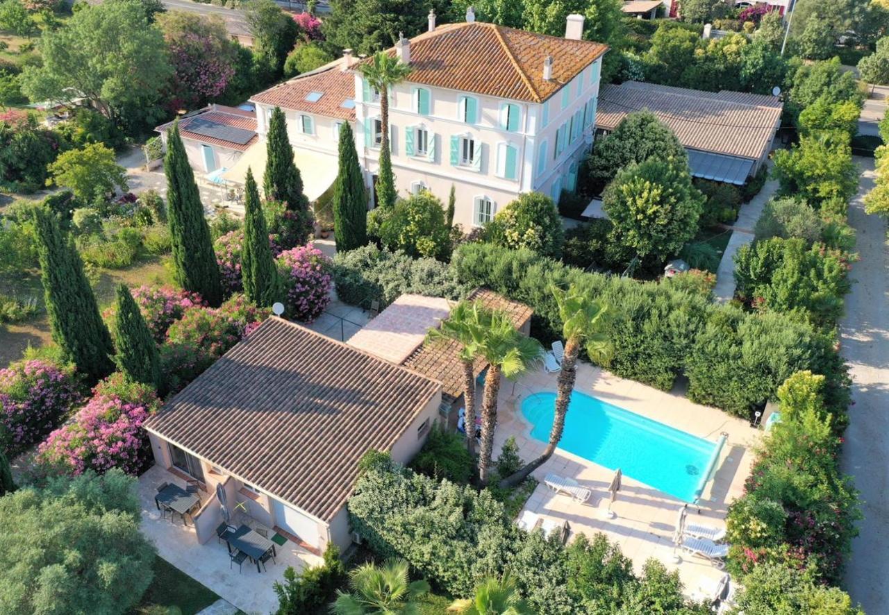 Bed and Breakfast Domaine De L'Aufrene Йер Экстерьер фото