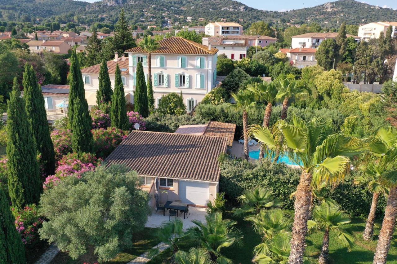 Bed and Breakfast Domaine De L'Aufrene Йер Экстерьер фото