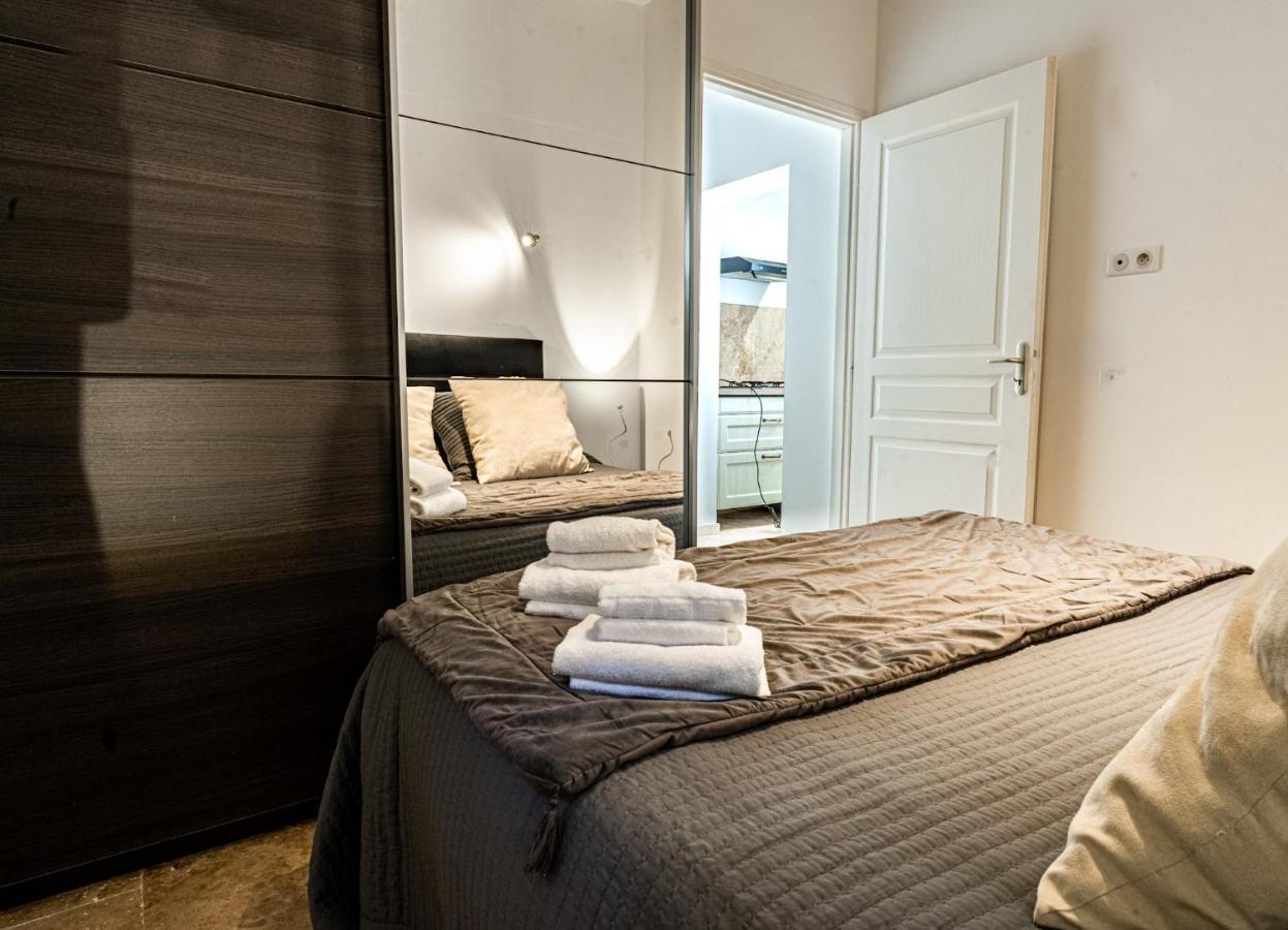 Bed and Breakfast Domaine De L'Aufrene Йер Экстерьер фото